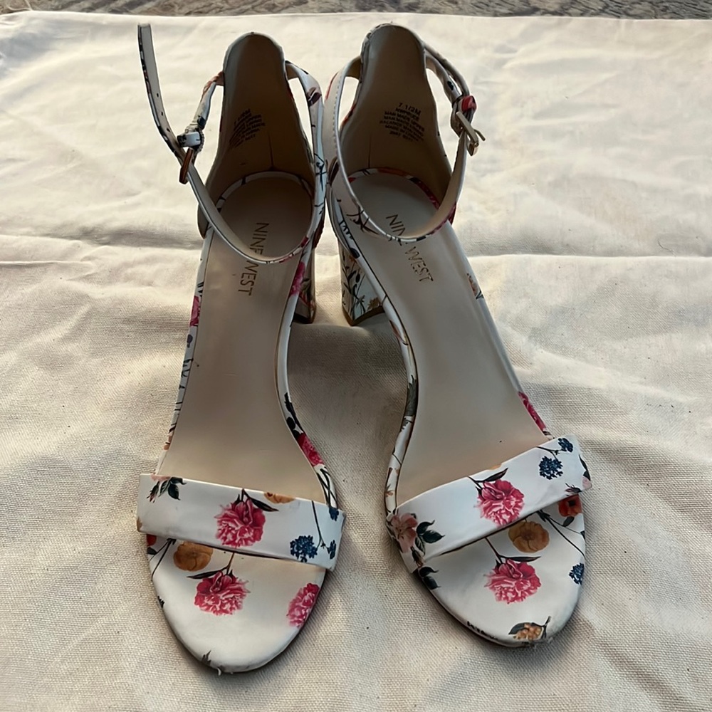 Nine West Floral Sandals size 7.5